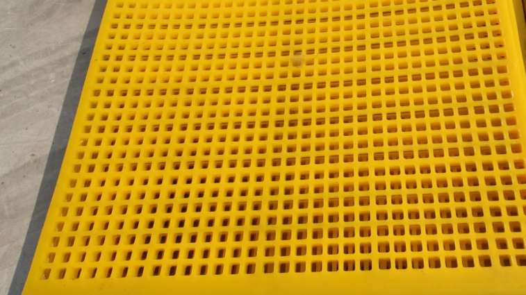 Methods to improve the performance of mining polyurethane screen plates